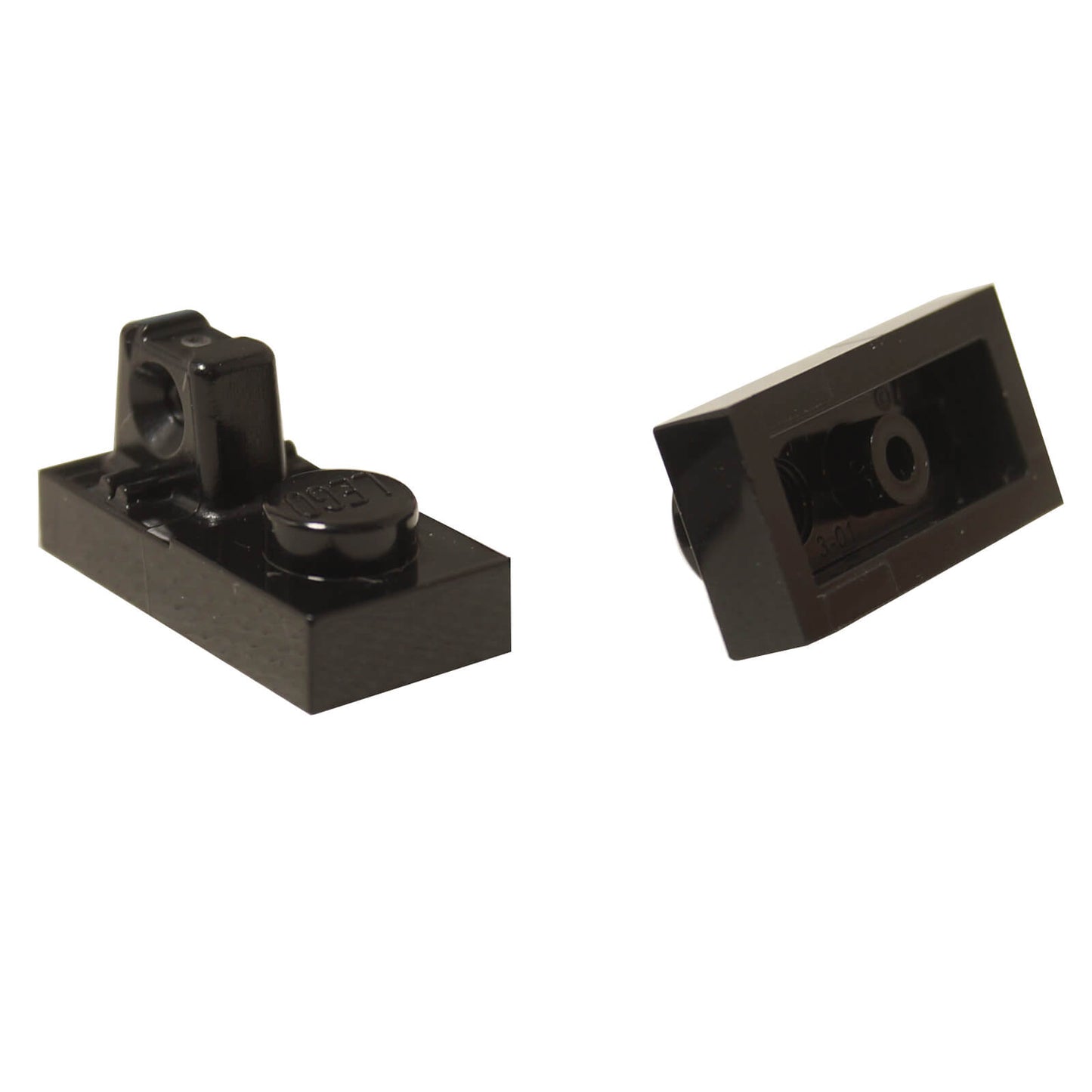 Black hinge plate 1x2 locking with 1 finger on top, used for hinged connections and moving builds.
