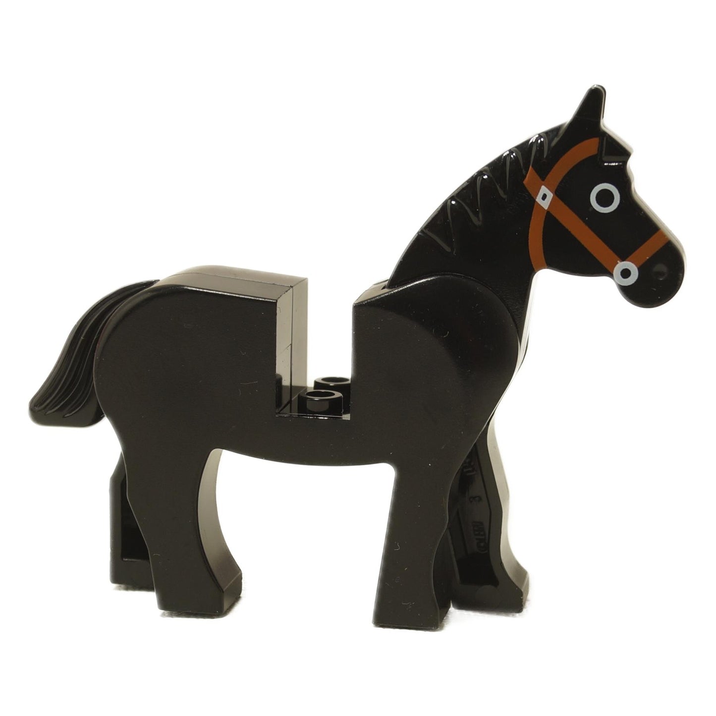 Figura de caballo Negro con estampado de brida marrón y ojos rodeados de blanco, de perfil con la cola visible sobre fondo blanco
