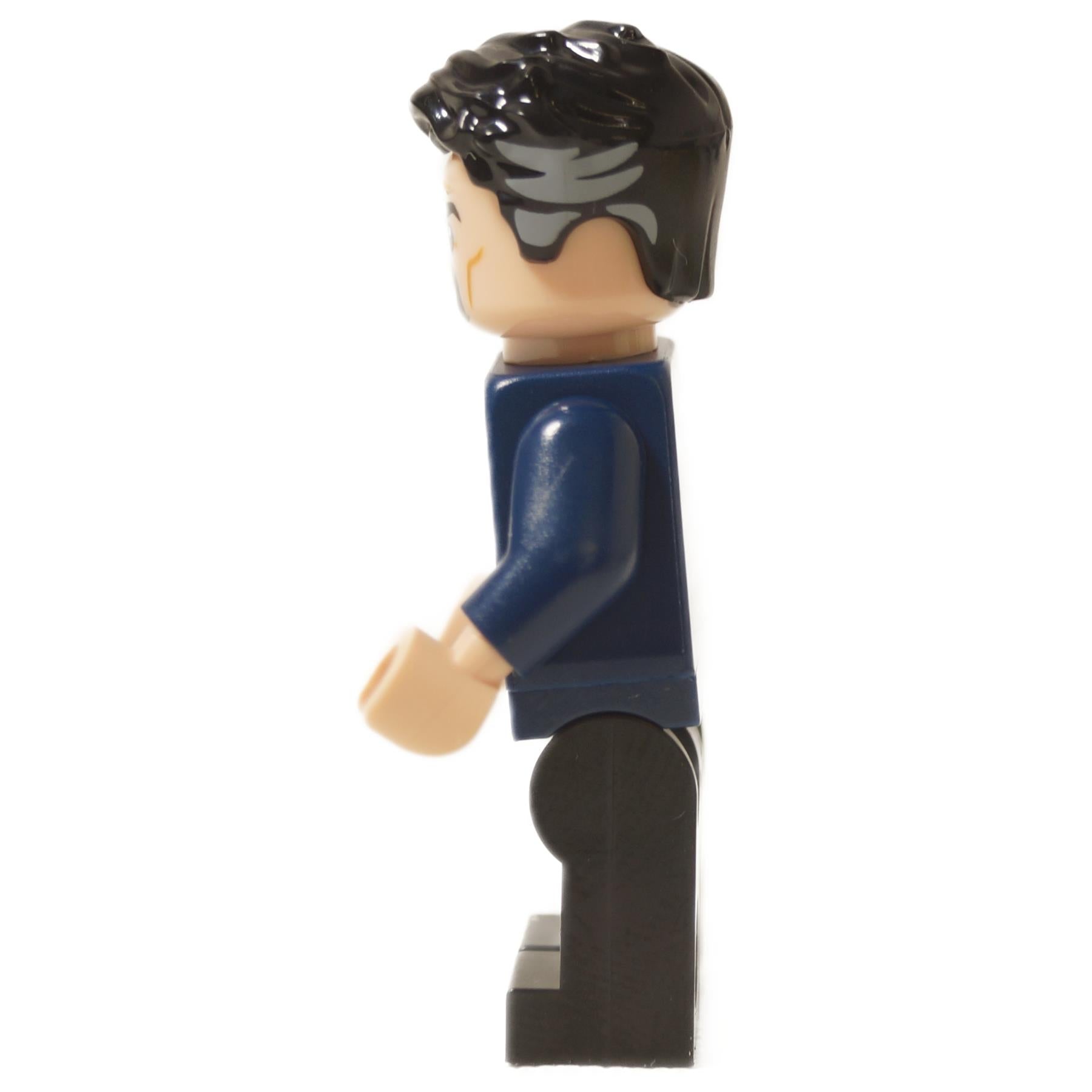 LEGO® Marvel Doctor Strange minifigure side view with dark hair and printed blue robe.