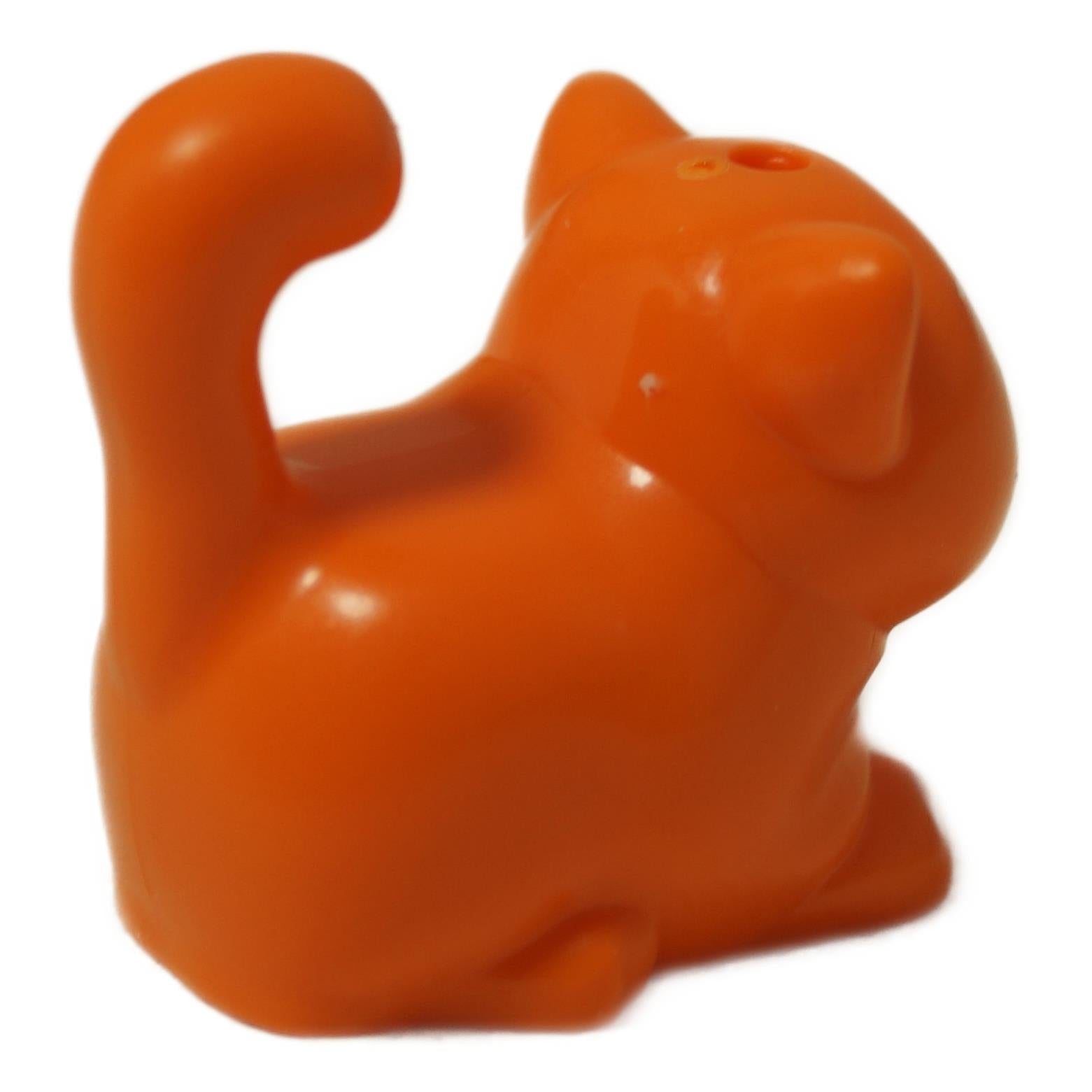 Back view of the orange LEGO Friends Poundcake cat figure showing its tail raised high.
