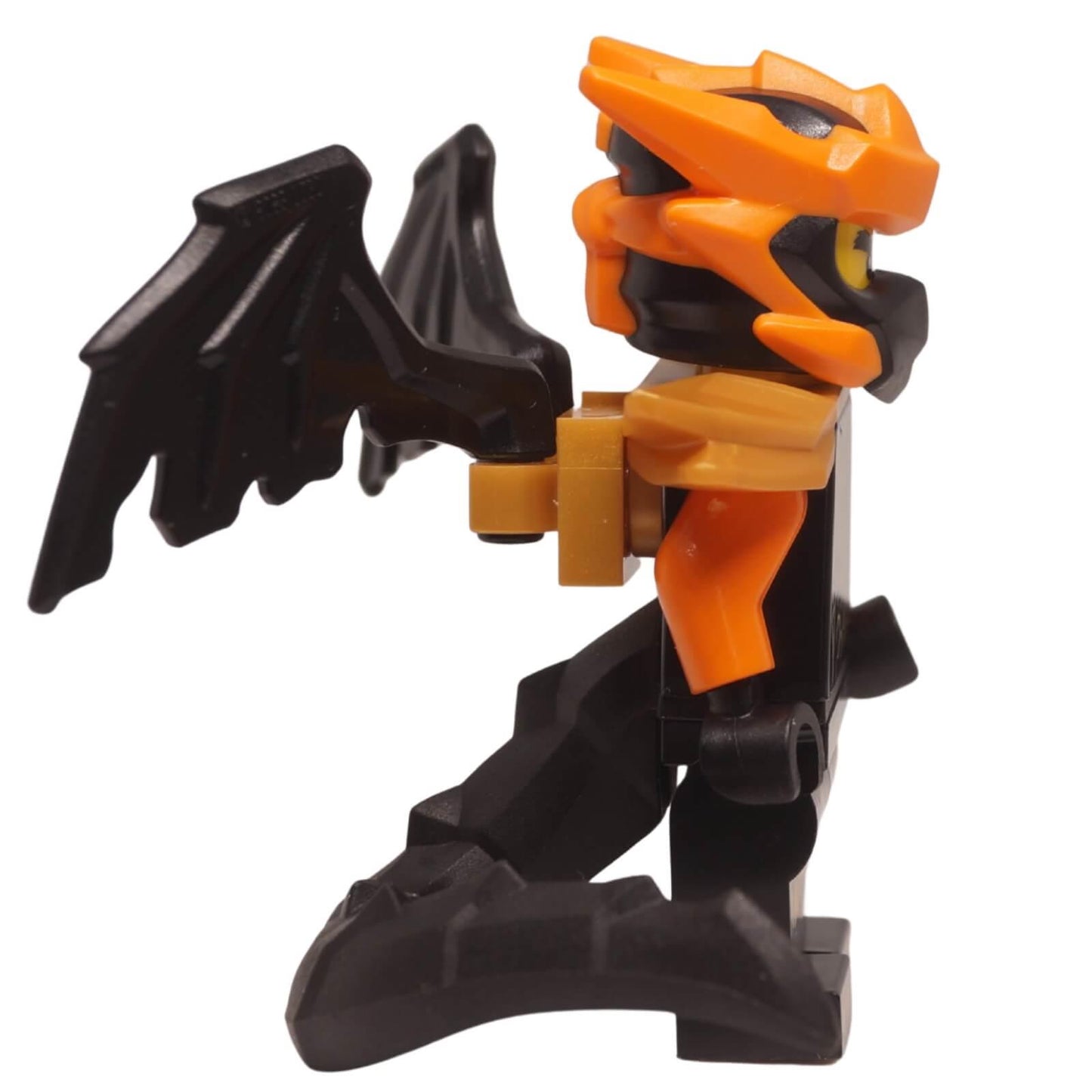 LEGO® NINJAGO® Cole Drachenform Minifigur mit schwarzen Flügeln, Seitenansicht S4