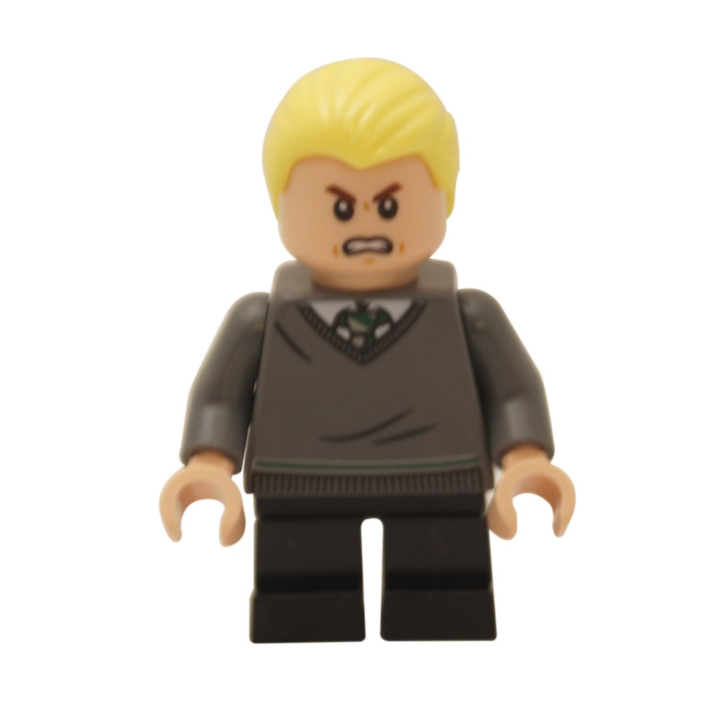  Minifigura de LEGO Harry Potter Draco Malfoy mostrada de frente. Lleva su suéter escolar de Slytherin gris oscuro y tiene una expresión clásica de enojo.