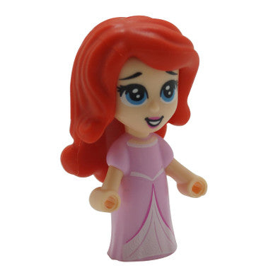 LEGO Ariel emberi mikrofigura rózsaszín ruhában, elölnézet.