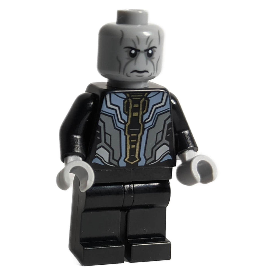 LEGO Ebony Maw minifigure sh0827 grey head dark robe torso