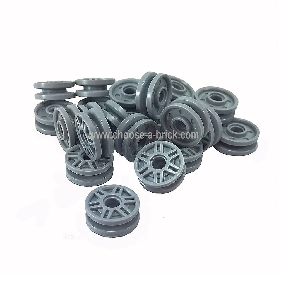 Rueda de 18 mm D. x 8 mm con pernos falsos y radios profundos con anillo interior 