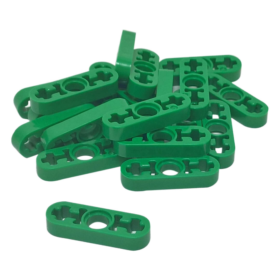 Grupo de piezas LEGO Technic Liftarm 1x3 Delgado de color verde (6632) mostradas contra un fondo blanco.