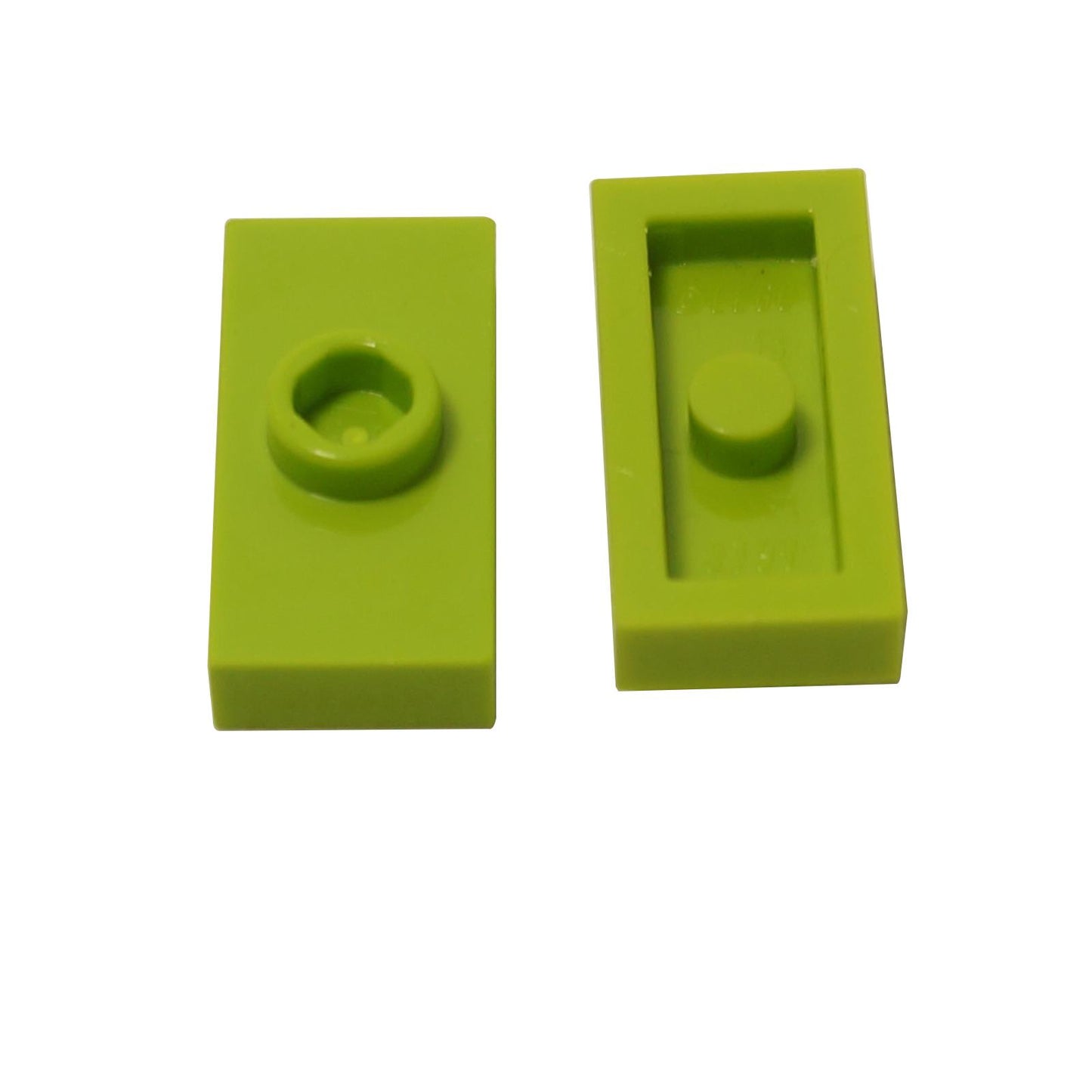 Two lime LEGO jumper plates with one central stud each, without groove, placed on a white background.