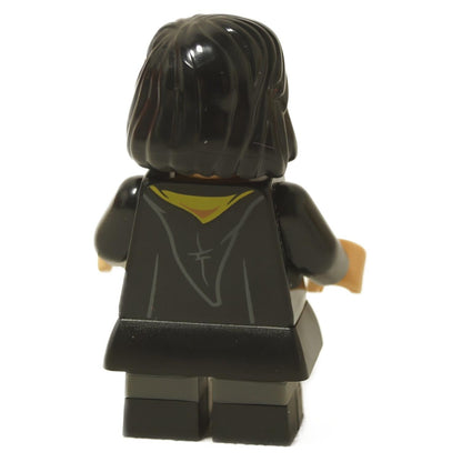 LEGO® Leanne minifigure hp490 back view with black Hogwarts robe and yellow collar detail close-up
