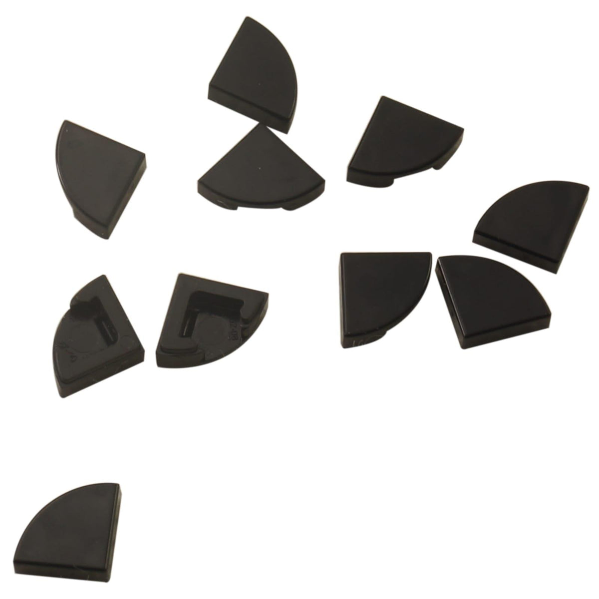 Tile Round 1 x 1 Quarter in black – LEGO® part 25269, small curved tile used for rounded detailing and smooth shaping
