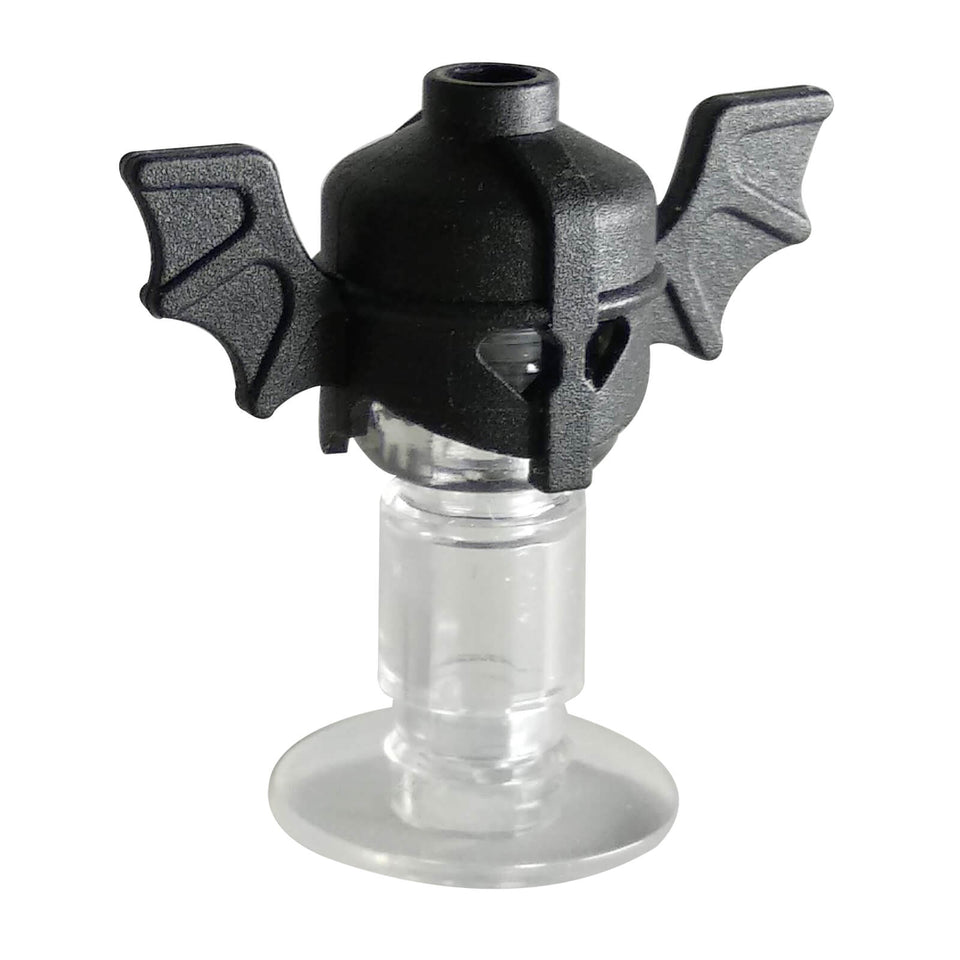LEGO® casco de fantasía negro con alas de murciélago y abertura de visor en forma de corazón