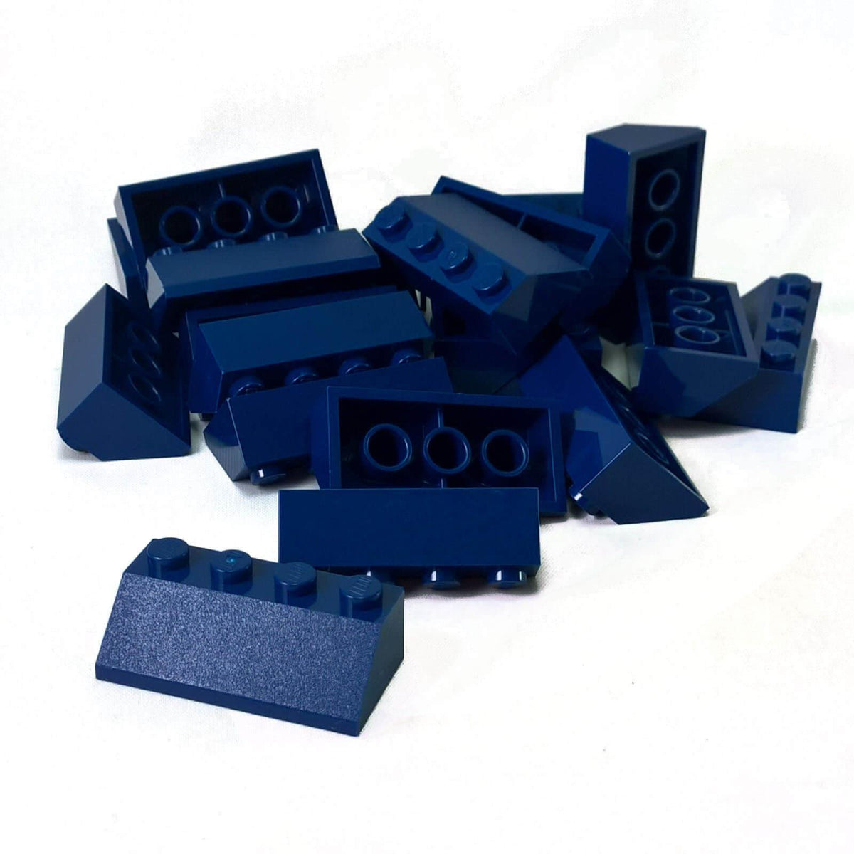 LEGO® 3037 Slope 45 2 x 4 in Dark Blue, 20-piece lot with 45-degree sloping faces