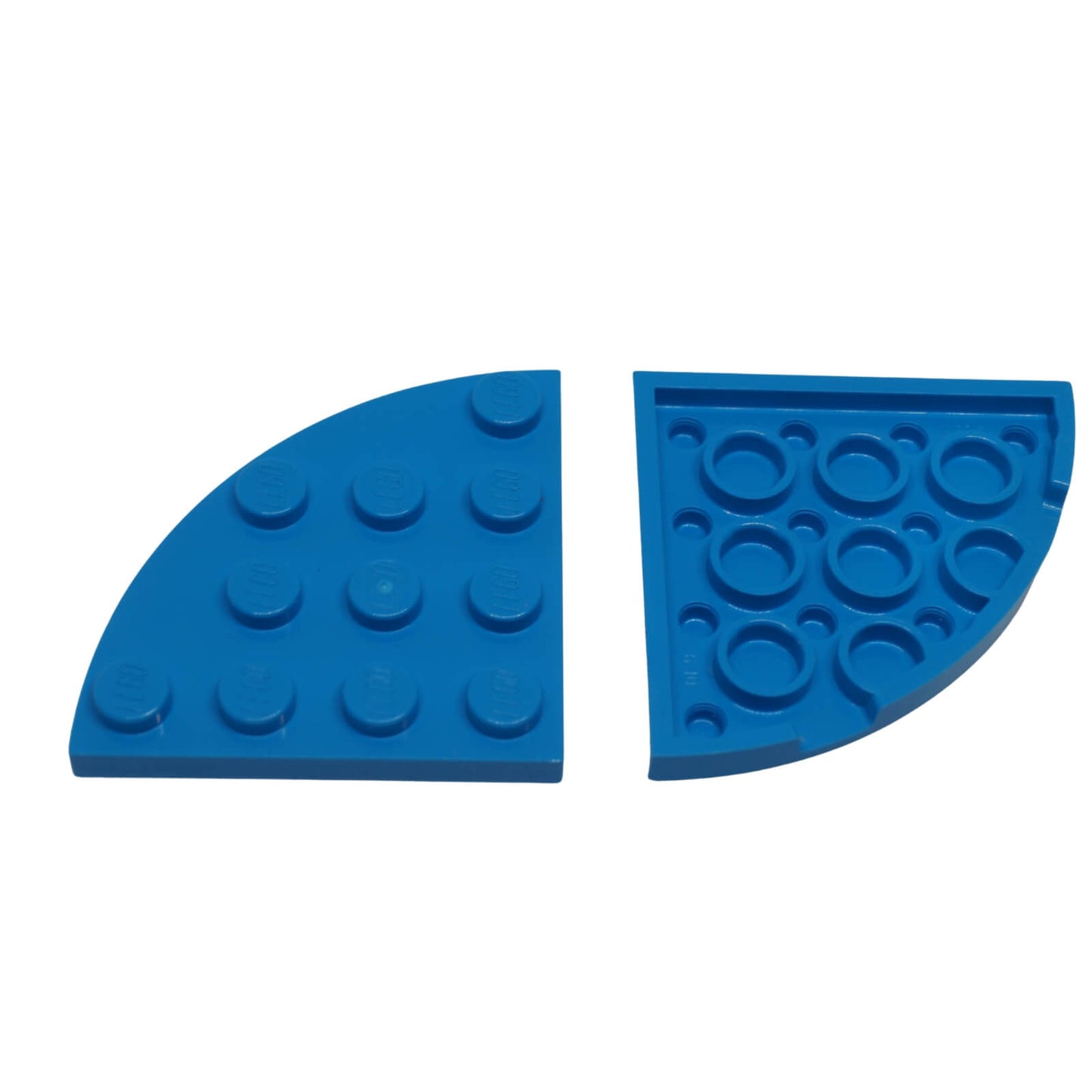 LEGO® Plate 4x4 with Rounded Corner in durable plastic, in dark azure, perfect for smooth curved builds and custom MOCs.
