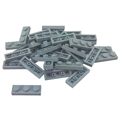 Plate 1 x 3 in light bluish gray– LEGO® part 3623, classic 3-stud plate used for structural support and detailing
