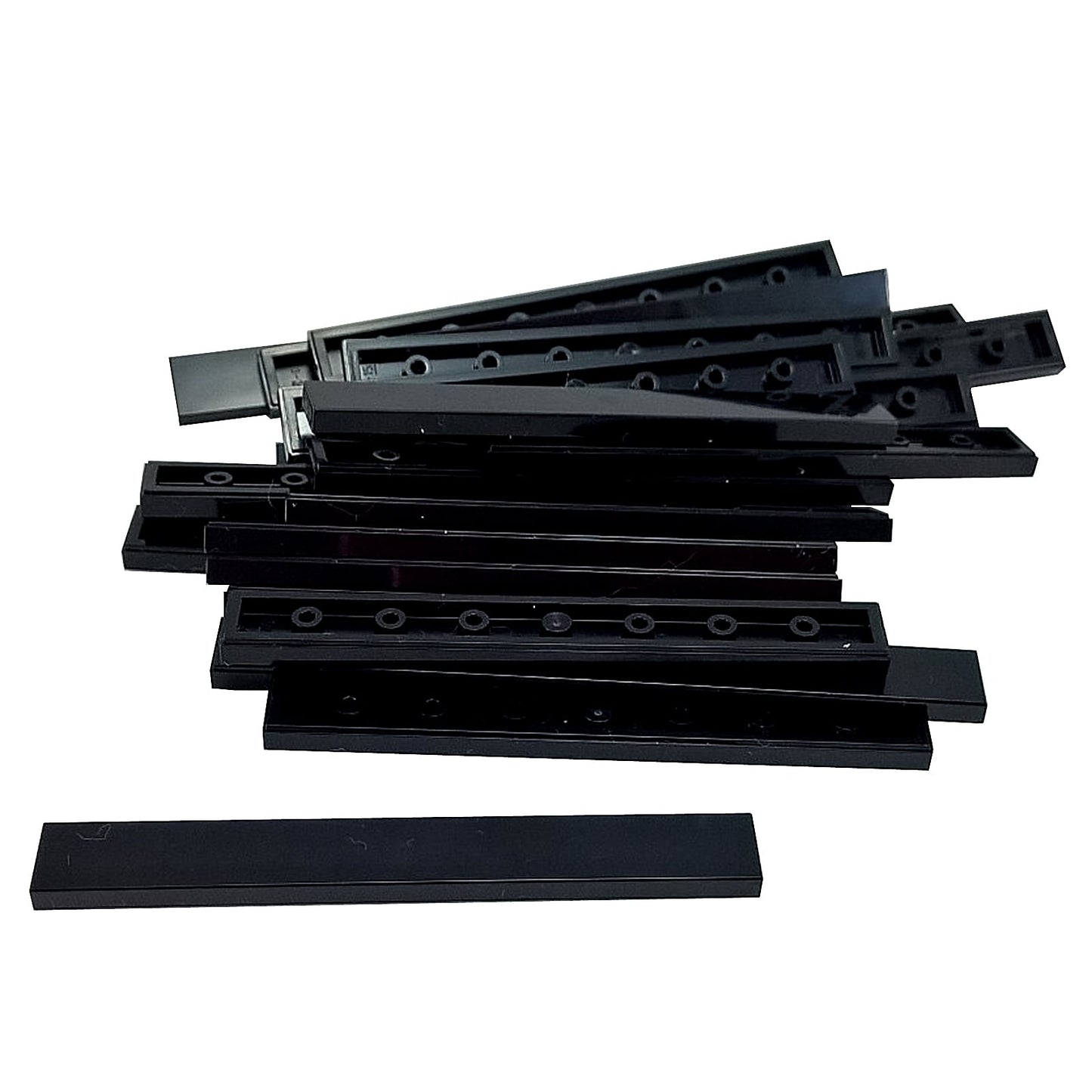 Tuile 1 x 8 en noir – LEGO® pièce 4162, tuile plate lisse utilisée pour finir les surfaces et les détails
