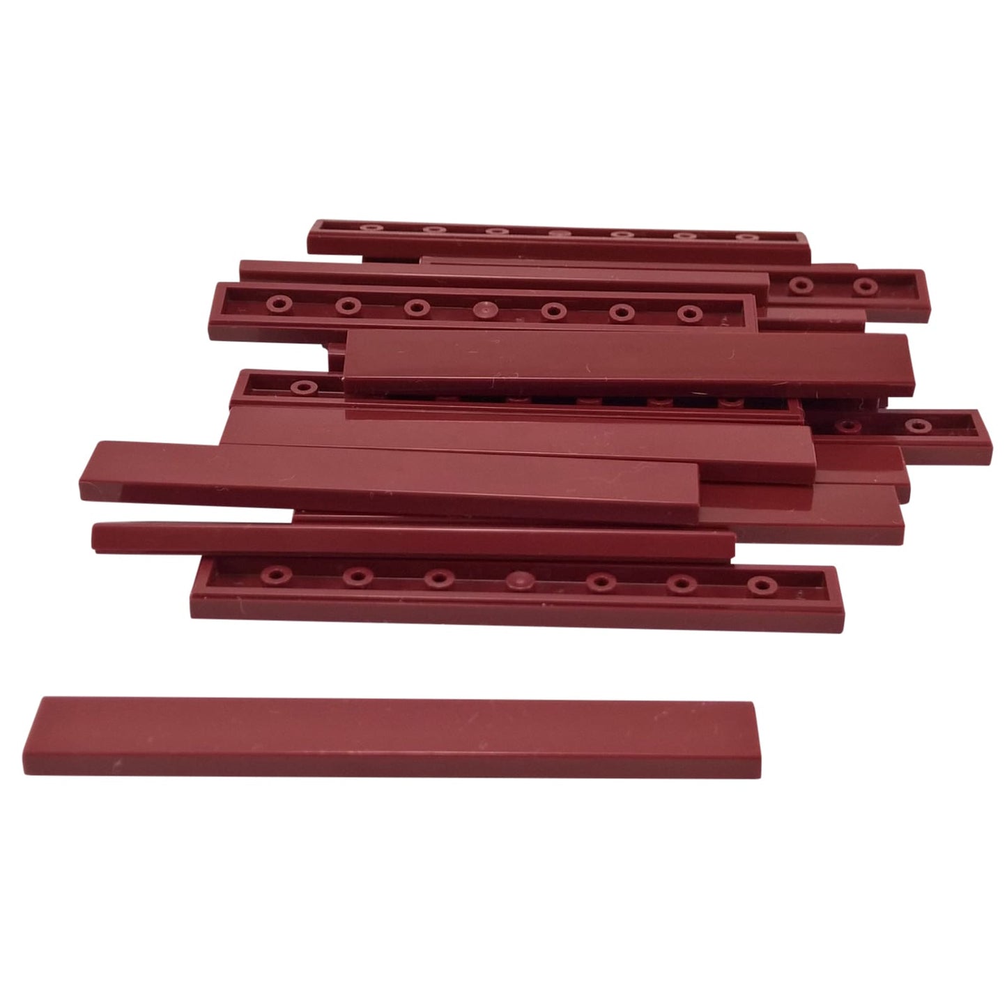 Tuile 1 x 8 en rouge foncé – LEGO® pièce 4162, tuile plate lisse utilisée pour finir les surfaces et les détails
