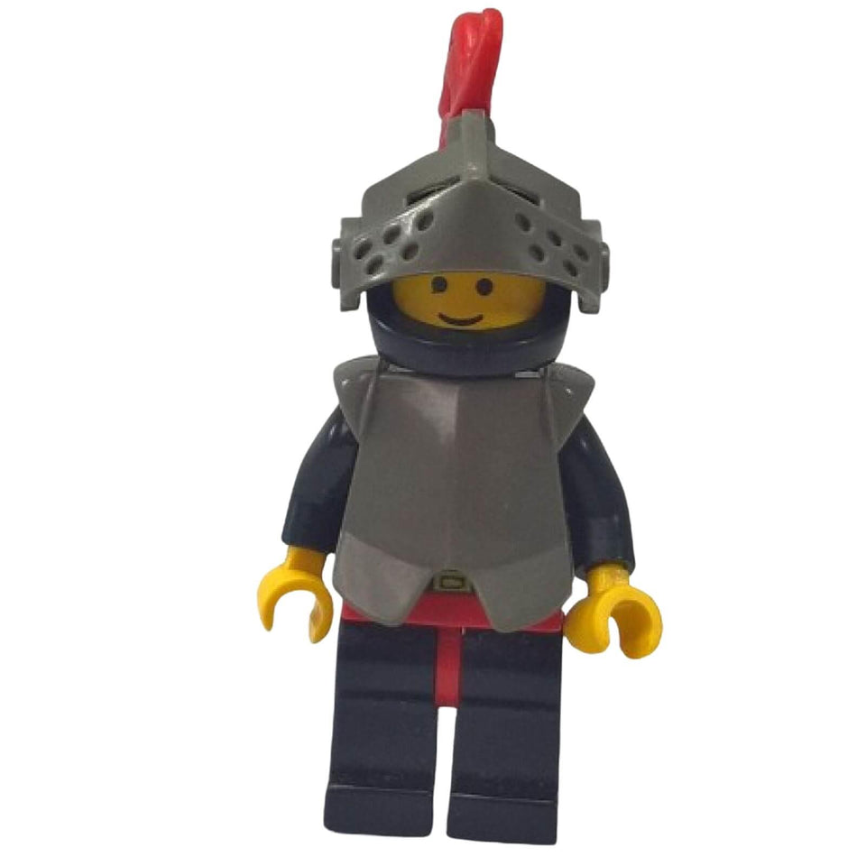 LEGO Castle knight minifigure cas172 with breastplate armor visor helmet and red plume