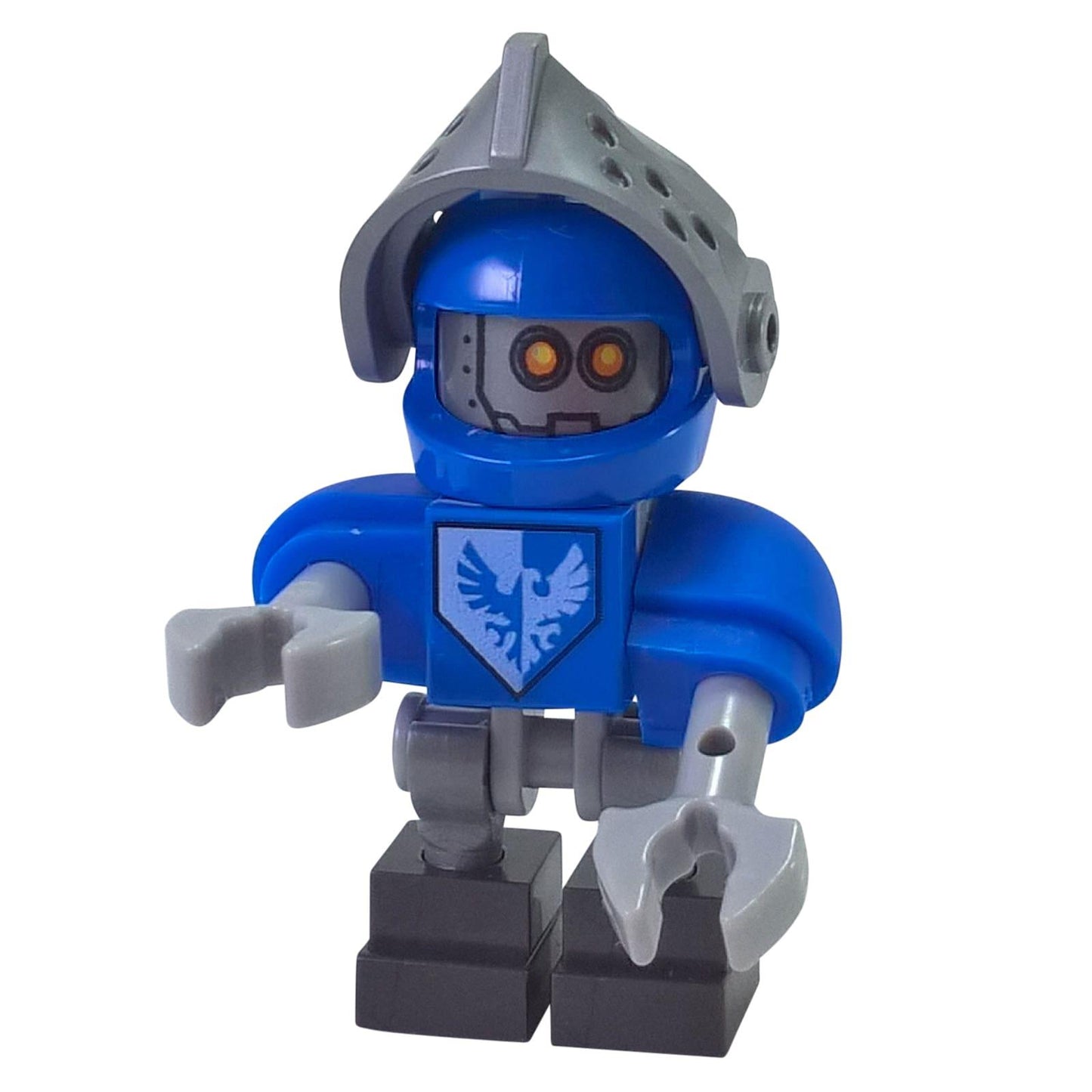 LEGO Nexo Knights Clay Bot minifigure nex011 dengan bahu biru dan visor perak.