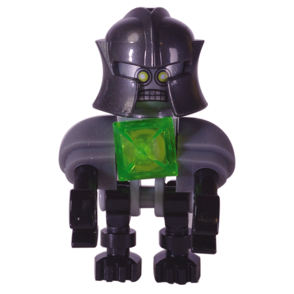 Figur LEGO Nexo Knights CyberByter nex132 dengan helmet kelabu gelap mutiara dan teras dada hijau transparan.