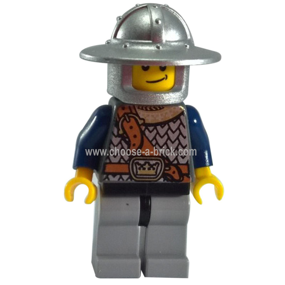 LEGO Minifigur Fantasy Era - Krone Ritter Schuppenpanzer mit Brustgurt, Helm mit breiter Krempe, schiefer Lächeln - cas406, erste Ansicht.