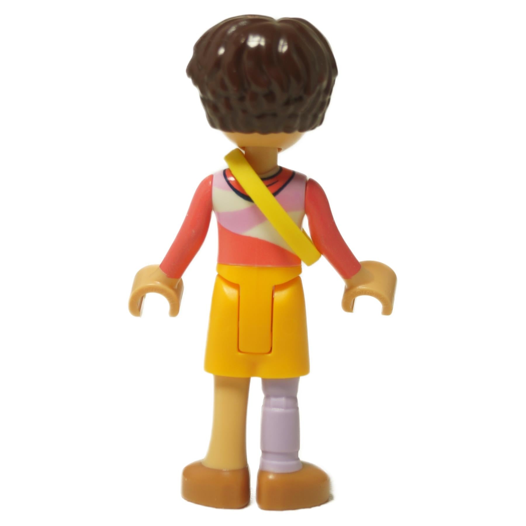 LEGO® Mini muñeca Friends Petch (frnd0804) vista trasera con la correa del bolso de cinturón amarillo sobre el top coral y rosa.