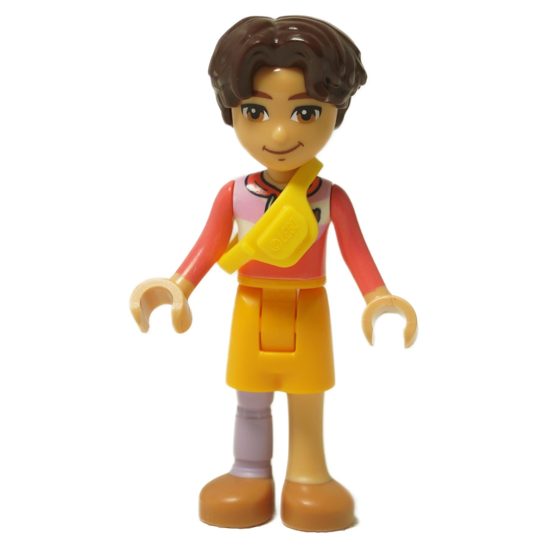 LEGO® Mini muñeca Friends Petch (frnd0804) vista frontal con falda amarilla, top coral y bolso de cinturón amarillo.