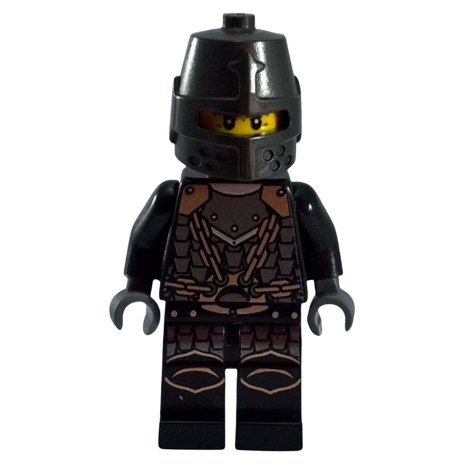 LEGO Kingdoms Dragon Knight cas468 minifigure with closed helmet and gray beard standing
