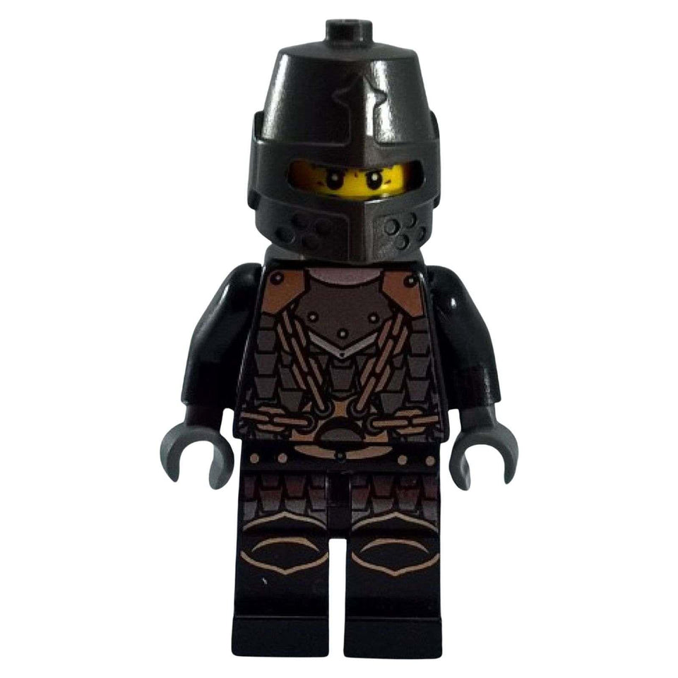 LEGO Kingdoms Dragon Knight cas468 minifigure with closed helmet and gray beard standing