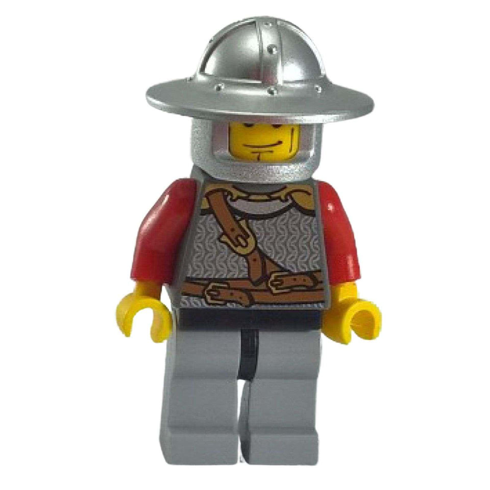 LEGO Kingdoms Lion Knight cas447 minifigure with scale mail and broad brim helmet standing