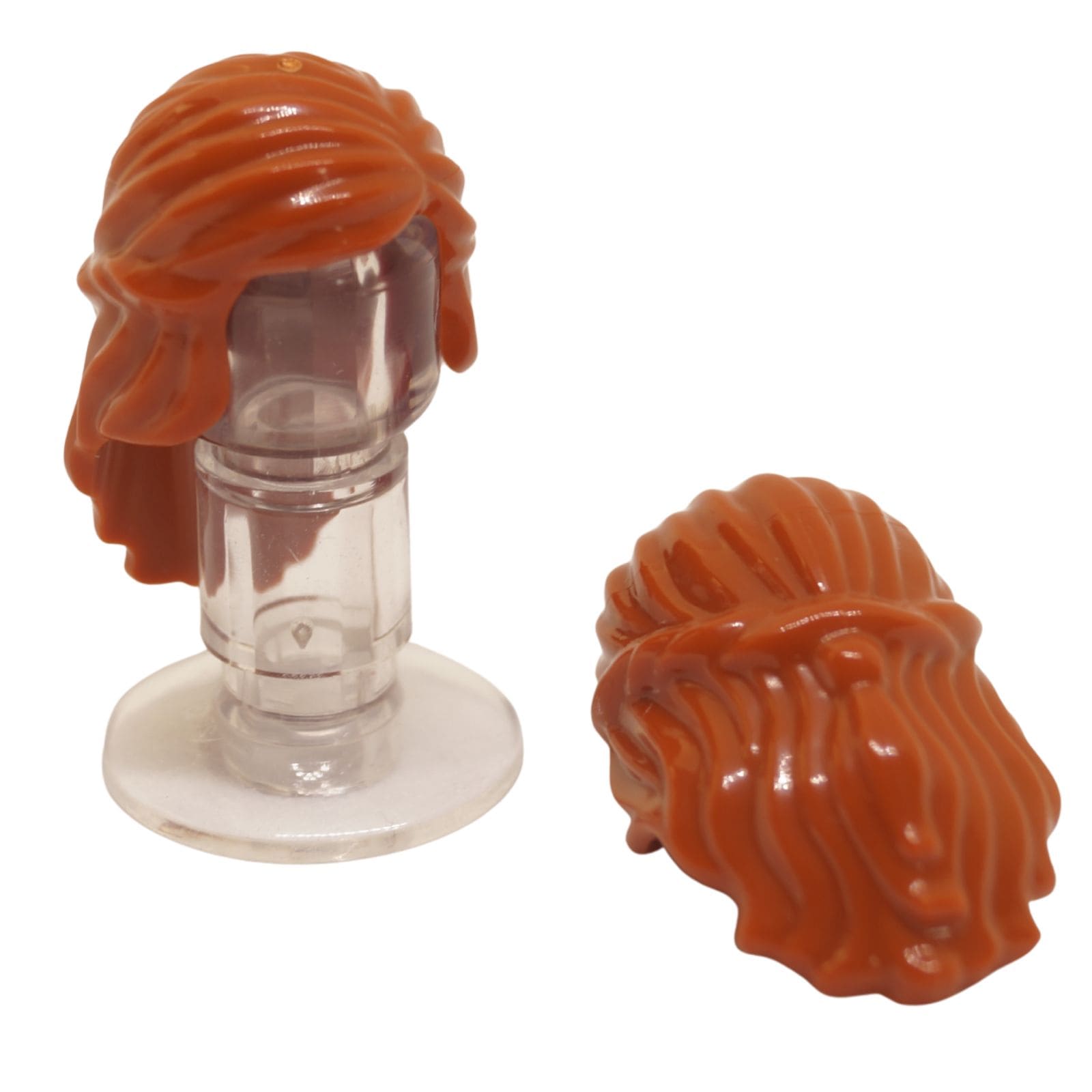 LEGO® cheveux de minifigure féminine avec un style de longueur intermédiaire et un détail tressé entourant les côtés, profil arrière lisse, orange foncé
