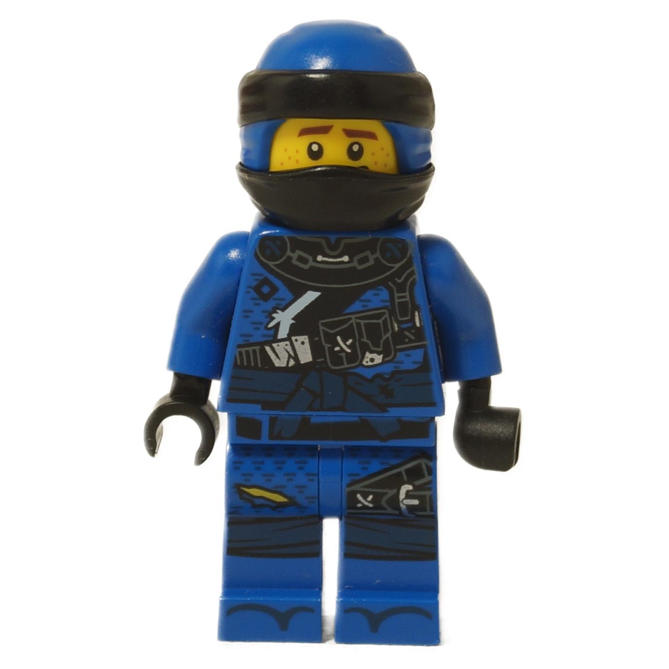 A LEGO® NINJAGO Jay minifigura (njo0509) elülső nézete a Hunted évadból, részletes kék ninja páncélzattal és fekete kapucnival.