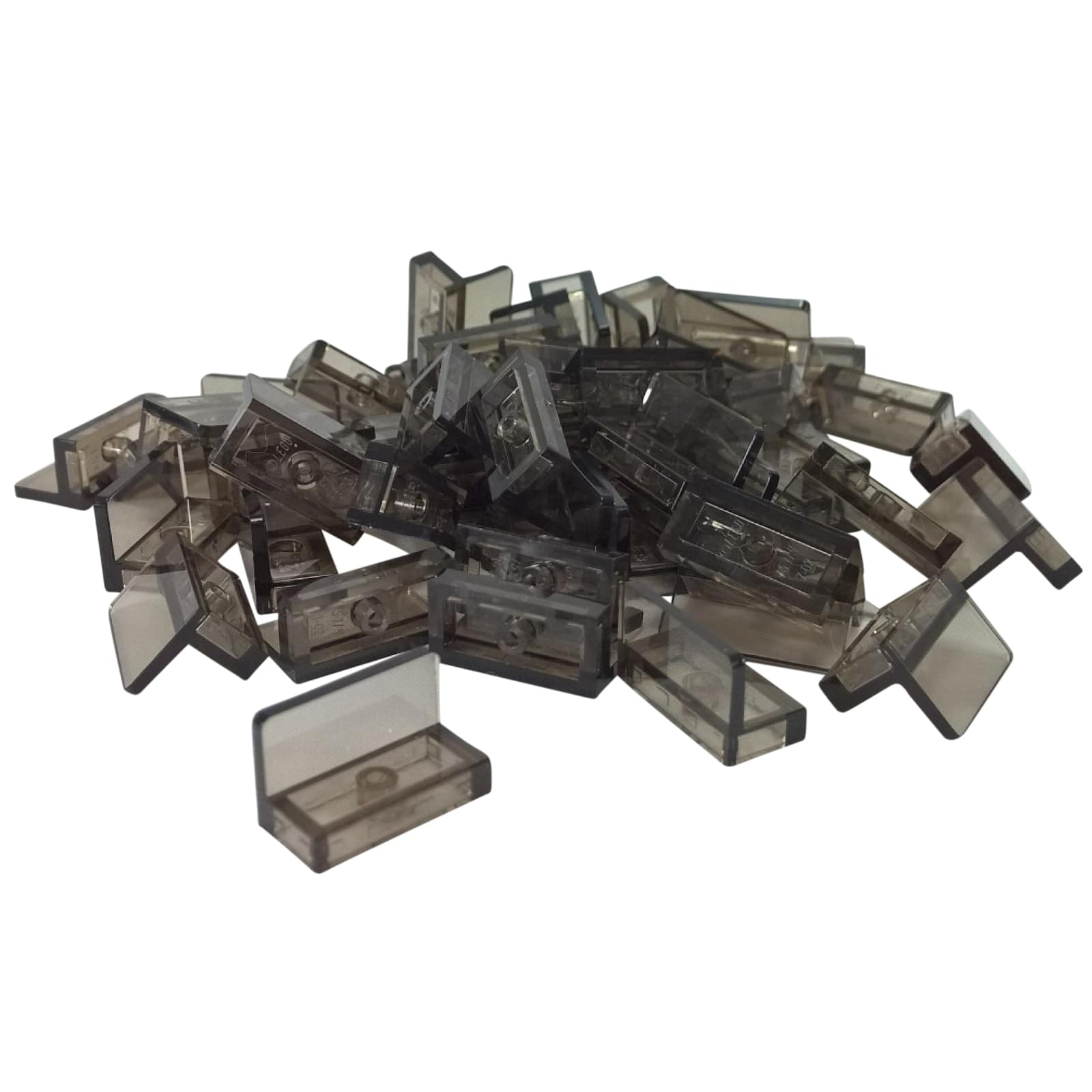 LEGO® Paneel 1 x 2 x 1 met afgeronde hoeken (4865b) in trans-zwart, met een gladde gebogen rand en open achterkant.
