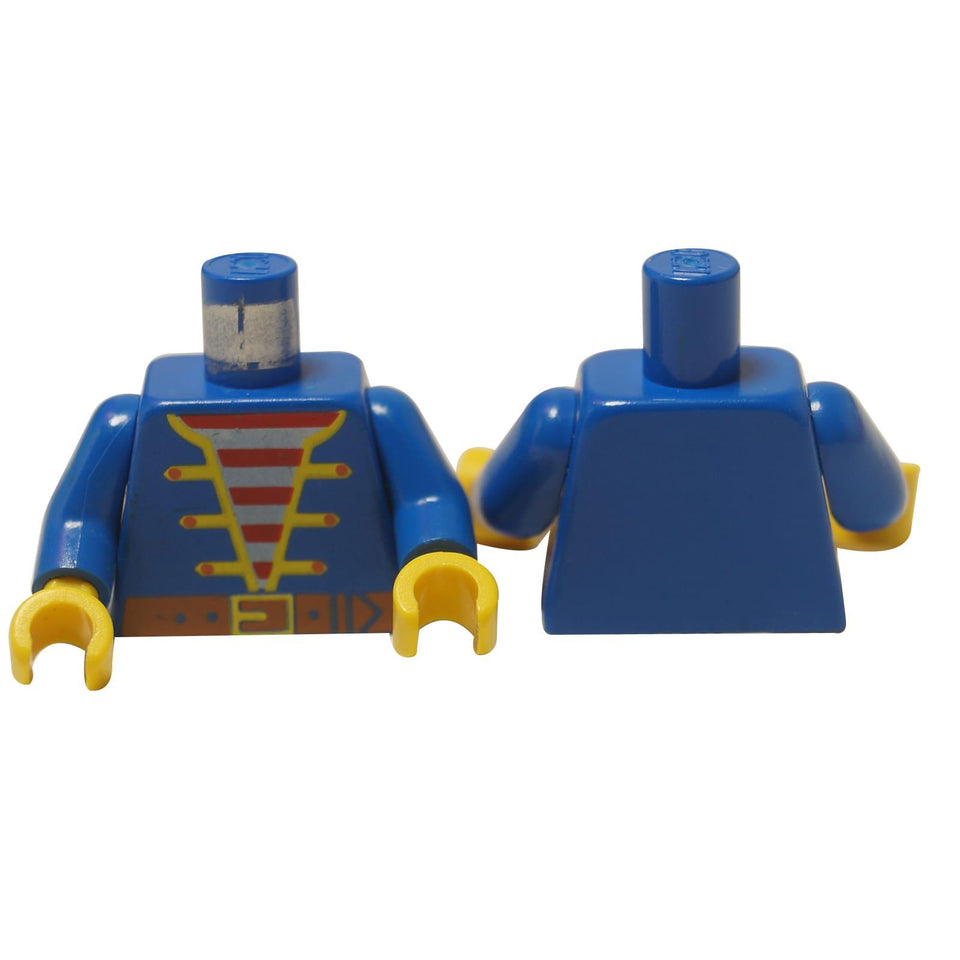 LEGO® Torso de Pirata (973p34c01), mostrando la vista frontal de una chaqueta azul con ribetes amarillos sobre una camiseta de rayas rojas y blancas.