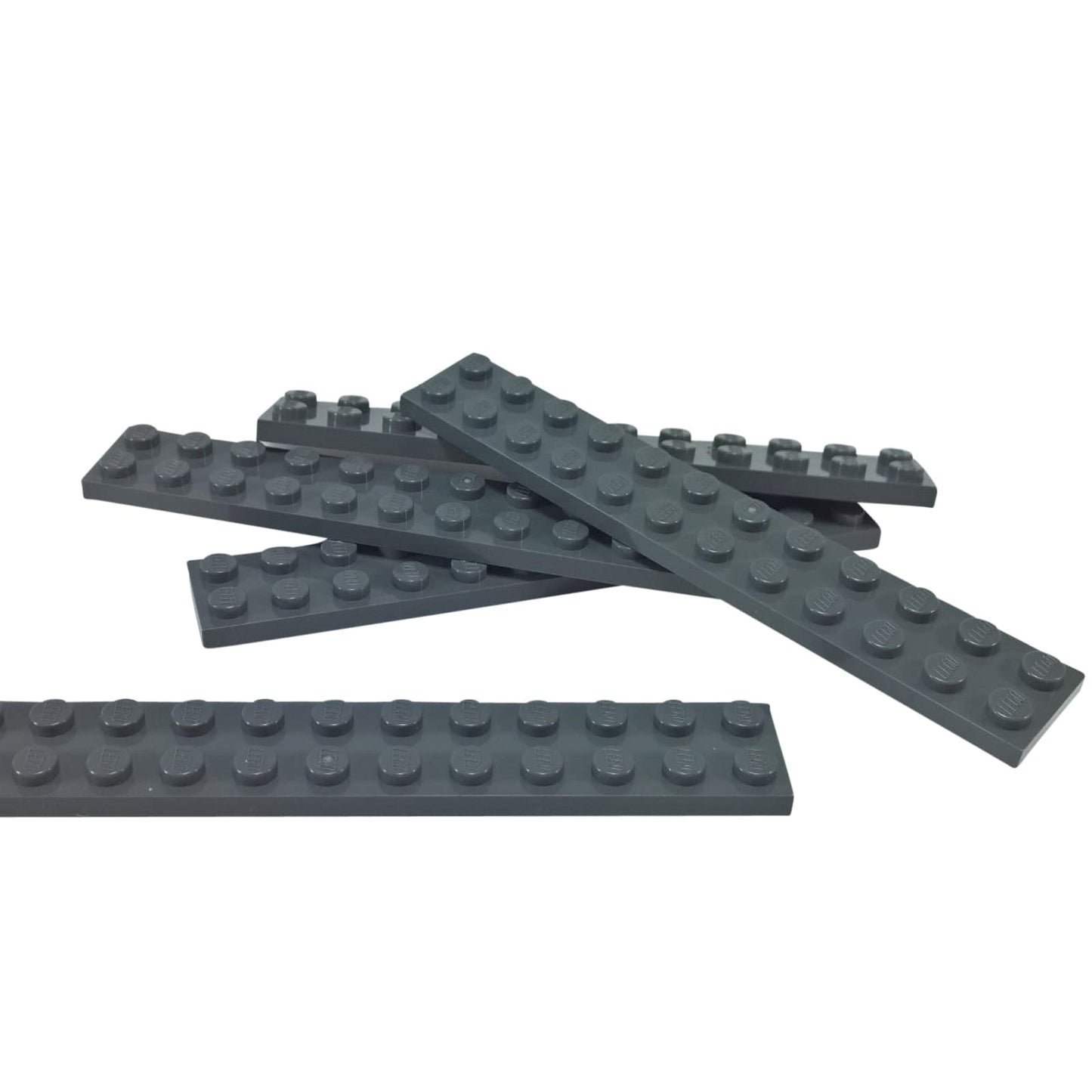 LEGO® Piastra 2 x 12 in grigio bluastro scuro, una lunga piastra rettangolare da costruzione con dodici bottoni sopra.
