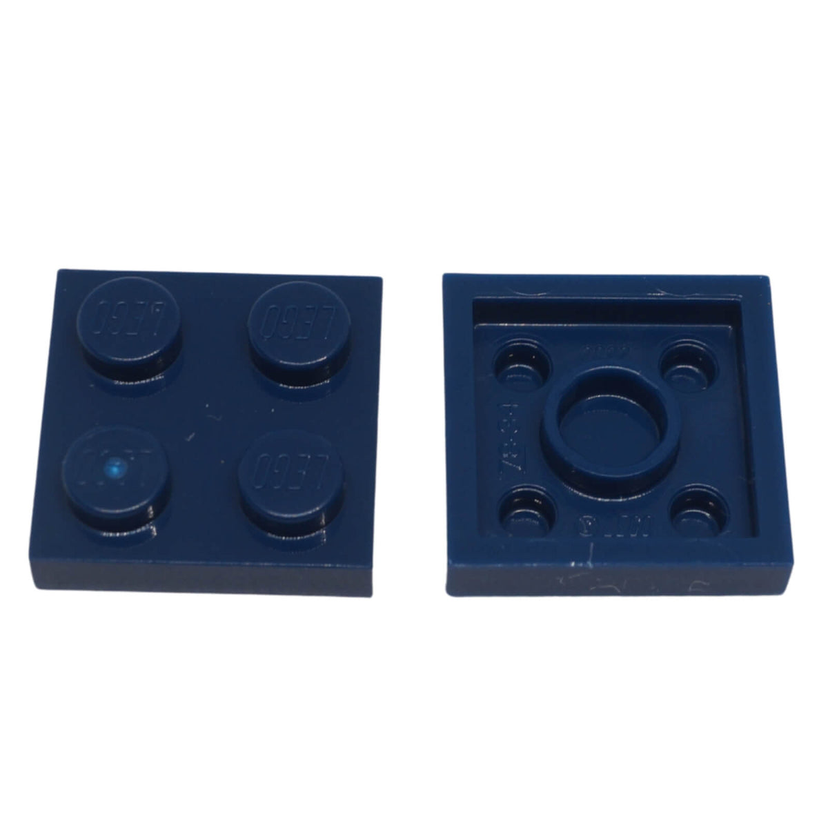 LEGO plate 2x2 flat building piece 3022 dark blue