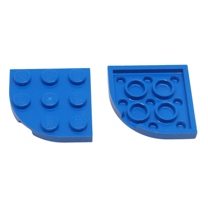 Blue LEGO® round corner plate 3×3, a curved 90-degree connector piece used for shaping bases and smooth structural edges.

