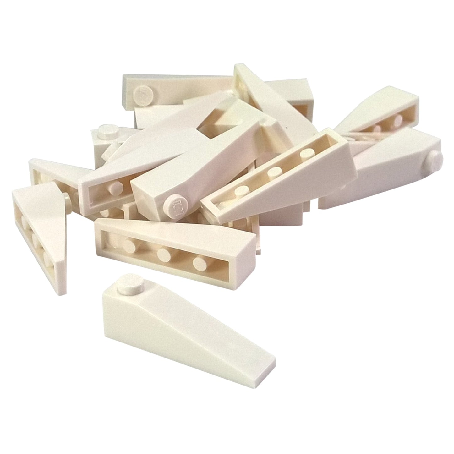 LEGO® slope 18 degree 4 x 1 piece, shallow angled surface for smooth shaping and vehicle detailing, white color
