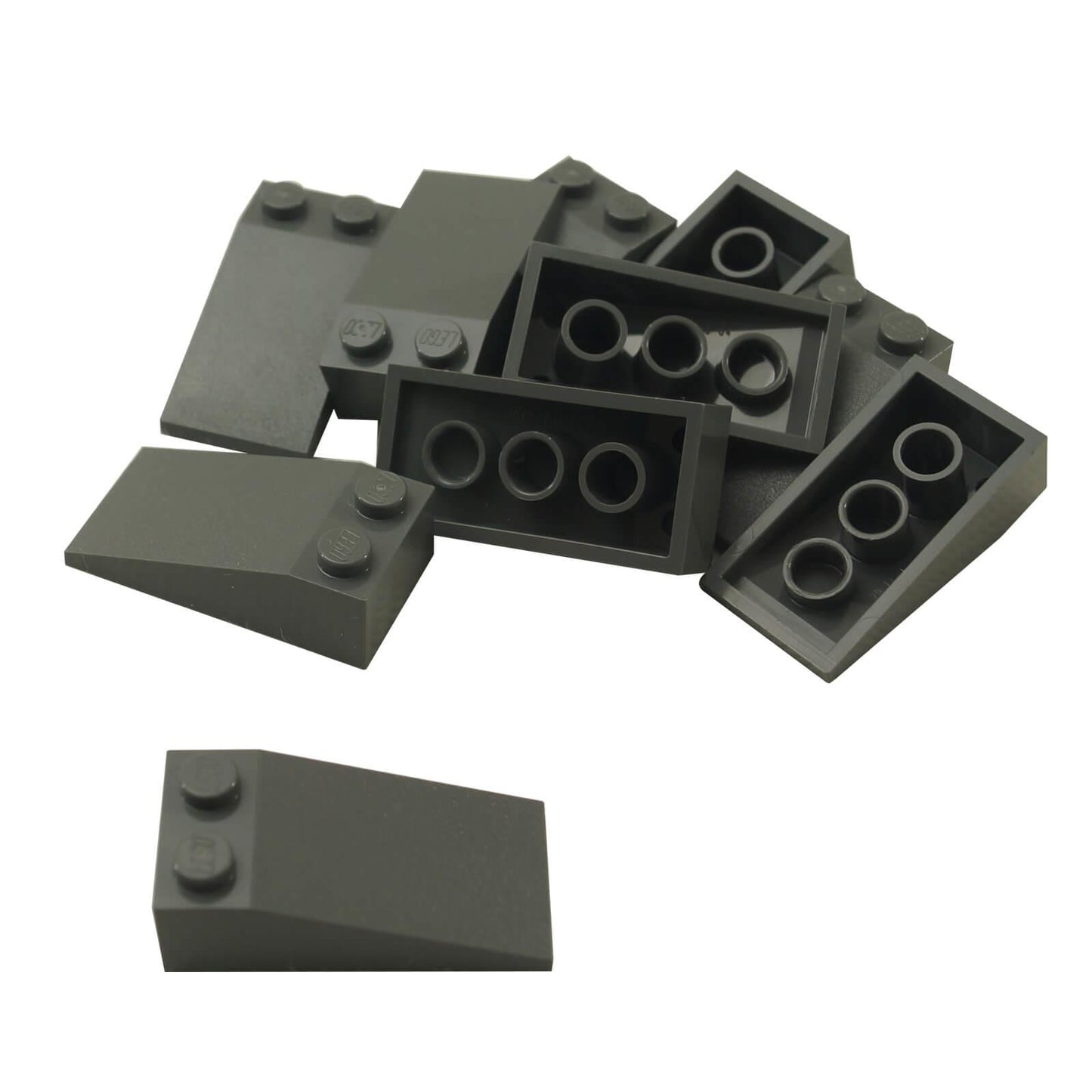 LEGO® Inclinación 18 4 x 2 (Parte 30363) en gris azulado oscuro, utilizada para superficies inclinadas y un acabado suave en construcciones
