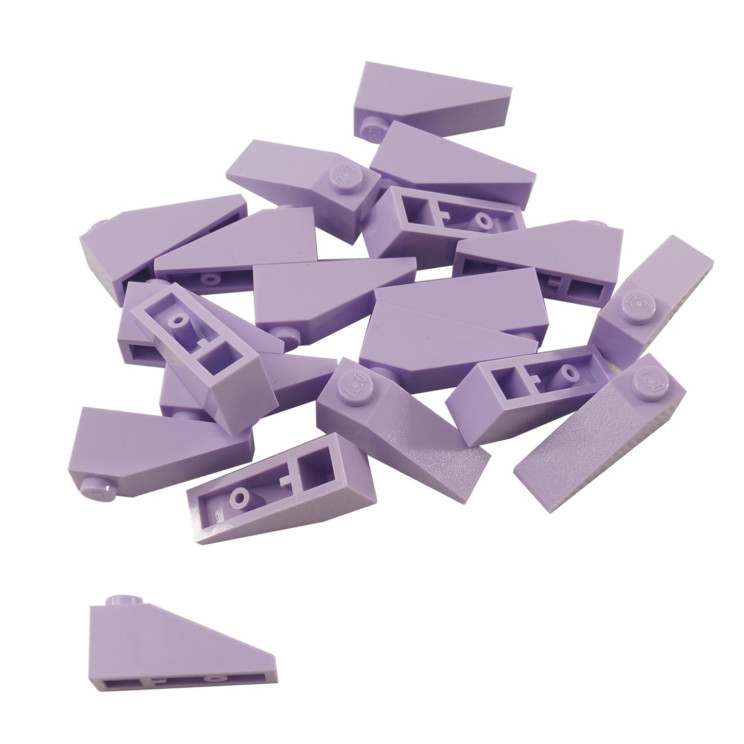 LEGO® Slope 33 3 x 1 in lavender, a narrow angled slope piece used for rooflines and smooth transitions.
