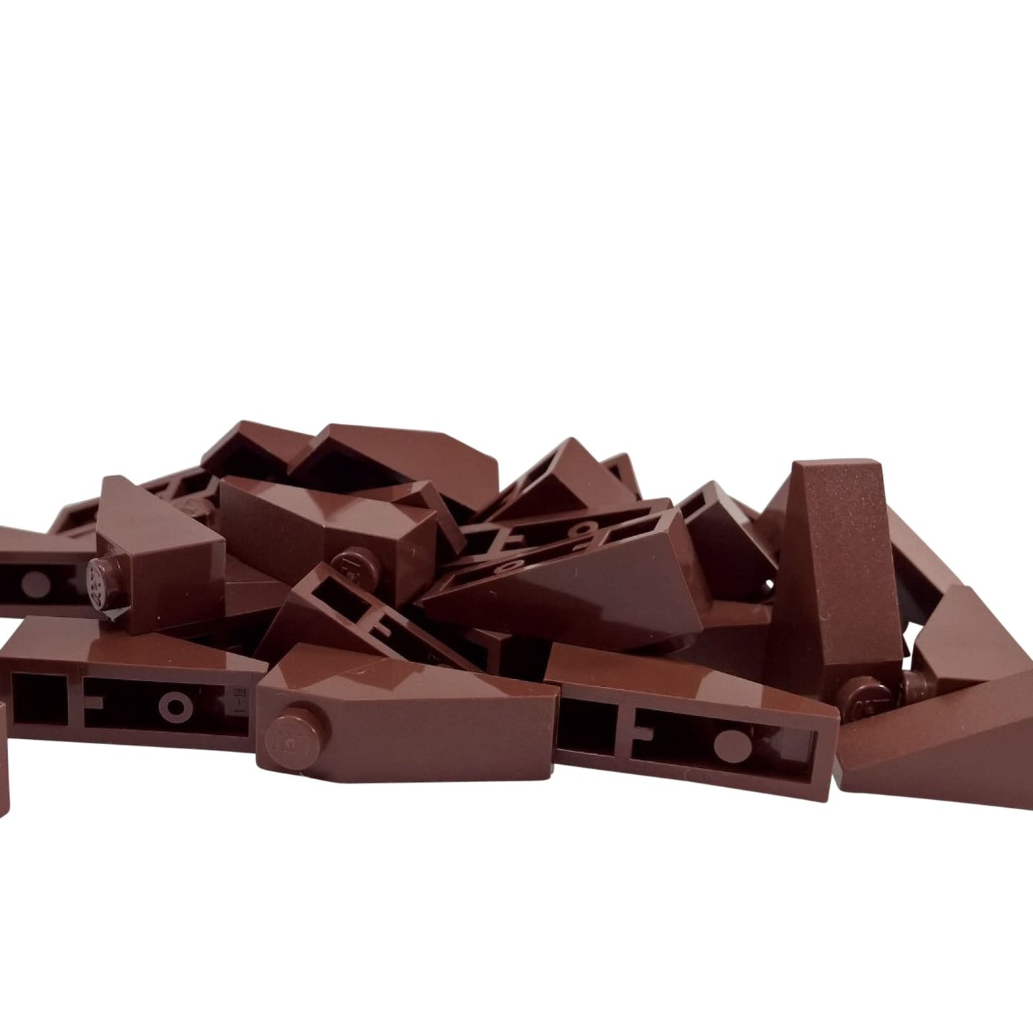 LEGO® Slope 33 3 x 1 in reddish brown, a narrow angled slope piece used for rooflines and smooth transitions.
