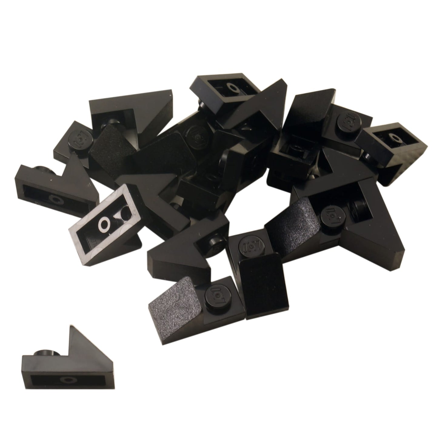 LEGO® pendiente de 45 grados 2 x 1 con recorte 2/3, pieza angular para dar forma detallada y construcciones mecánicas compactas, color negro
