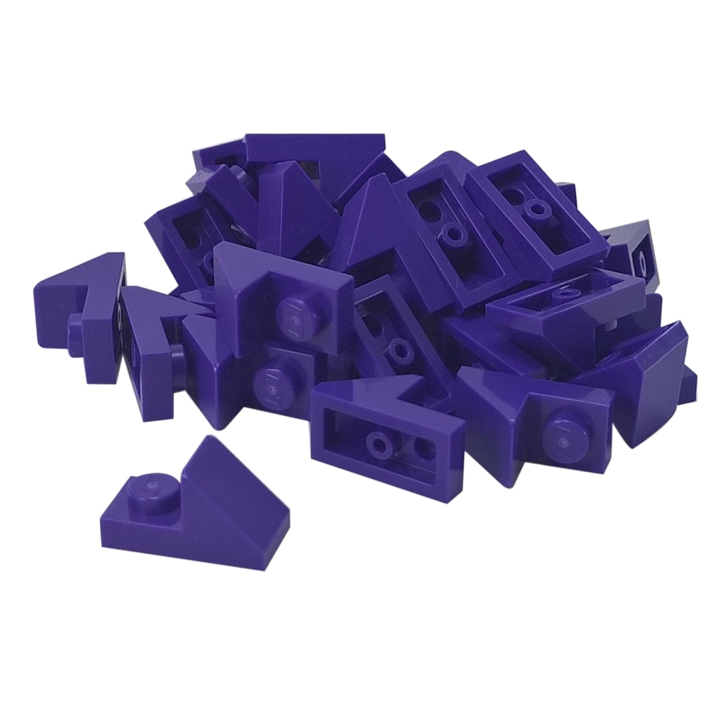 LEGO® pendiente de 45 grados 2 x 1 con recorte 2/3, pieza angular para dar forma detallada y construcciones mecánicas compactas, color púrpura oscuro
