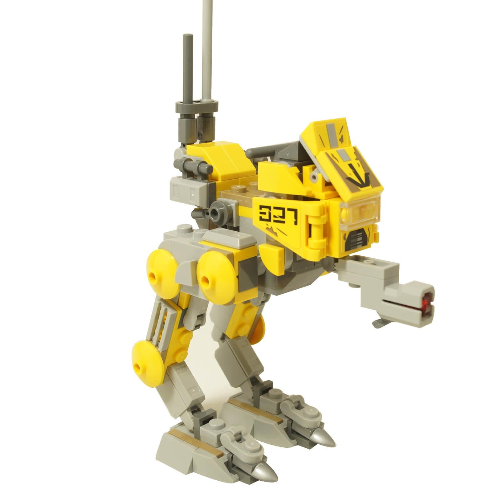 LEGO Star Wars 75431 AT-RT Walker del 327º Cuerpo de Estrellas en amarillo y gris azulado claro, vista frontal en tres cuartos con antena y cañón giratorio