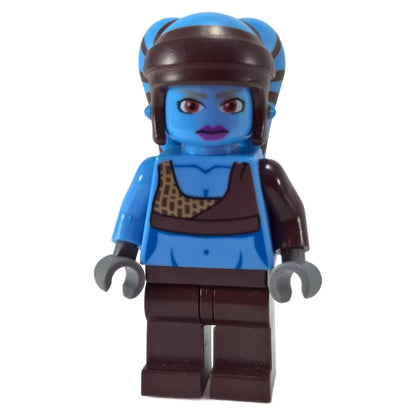 LEGO Aayla Secura minifigure, blue skin, brown robes, front view