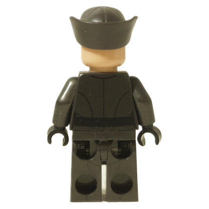 LEGO® Minifigura de oficial de la Primera Orden de Star Wars vista trasera mostrando detalles del uniforme