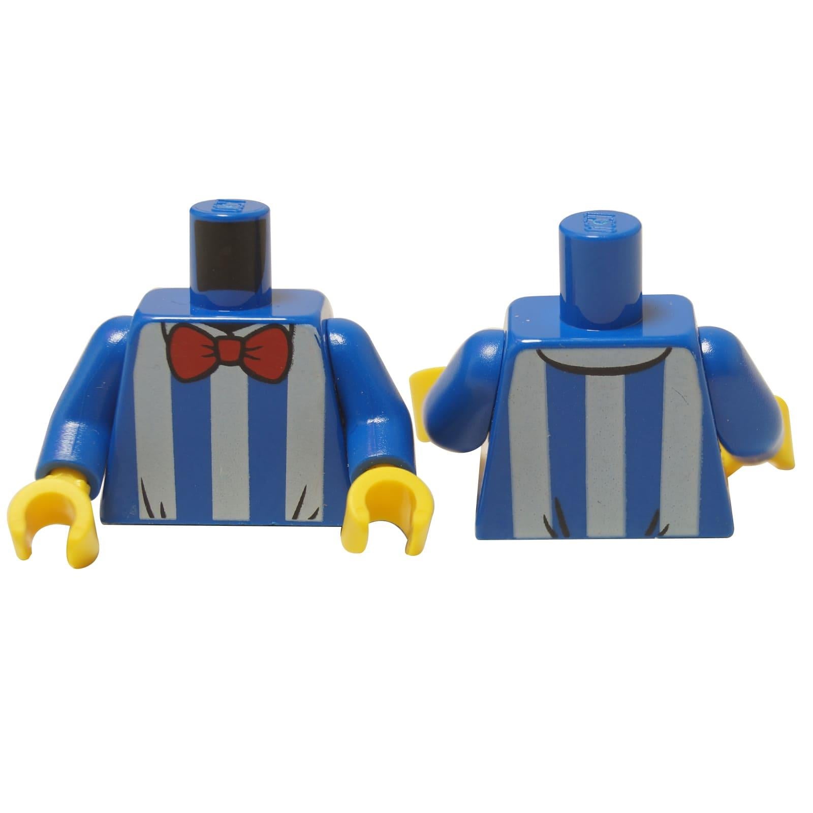  LEGO® Torzo s modrými a bílými svislými pruhy a červeným motýlkem, zobrazující vzor na přední i zadní straně.