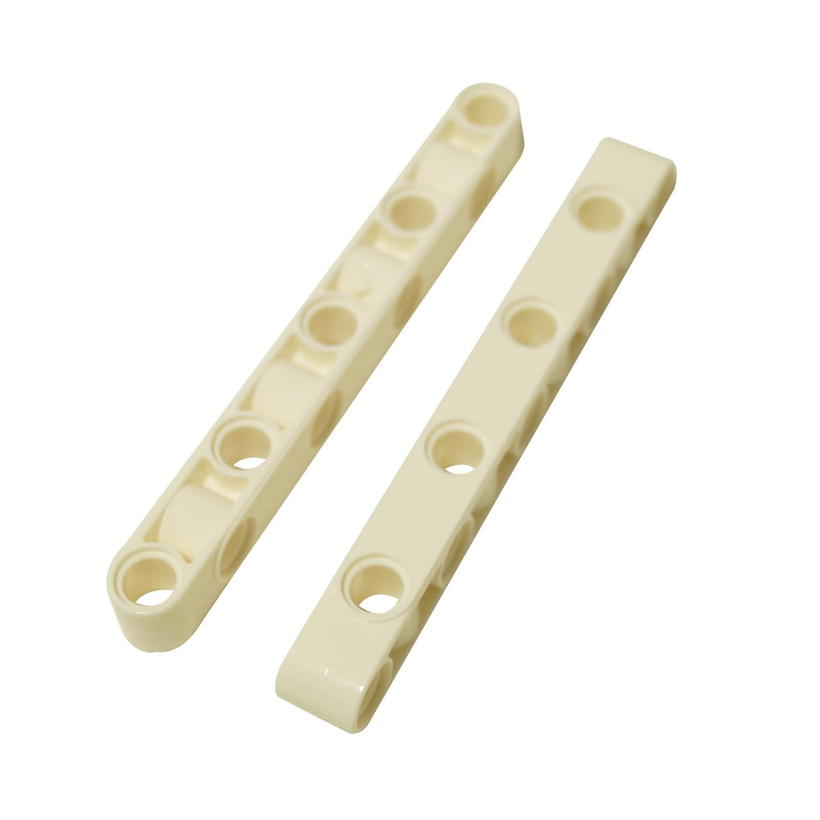LEGO® Technic Liftarm 1x9 con agujeros perpendiculares (6612) en blanco, destacando sus puntos de conexión únicos.