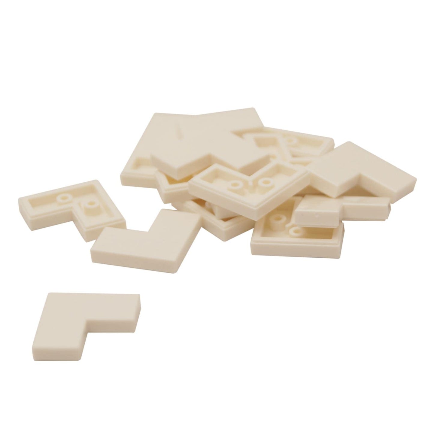 LEGO® tile 2 x 2 corner piece with smooth surface, used for angled floors and clean edges, white color
