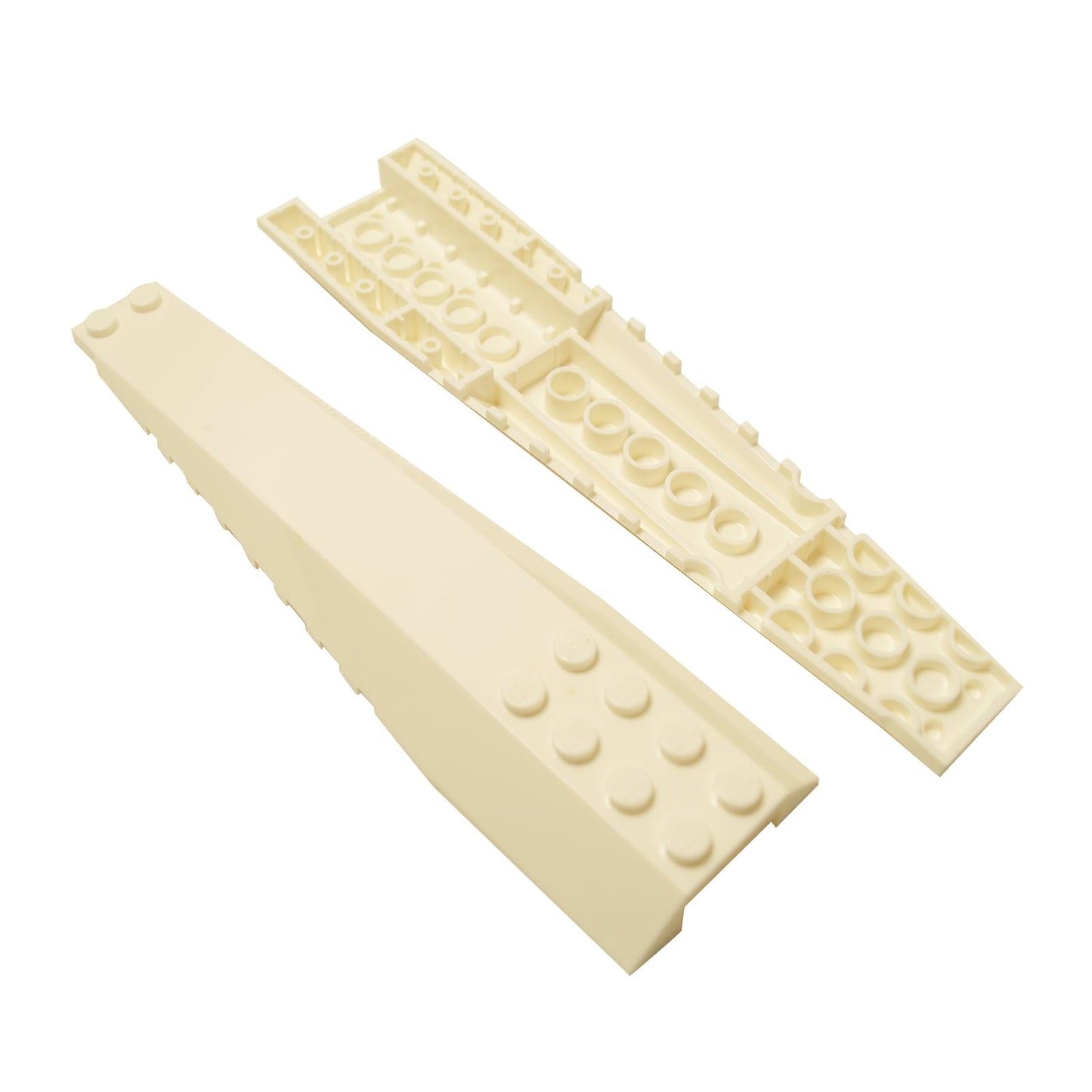 LEGO® piastretta a cuneo 16 x 4 elemento triplo curvato con rinforzi sul retro, grande forma aerodinamica liscia per costruzioni di veicoli o scafi, bianca