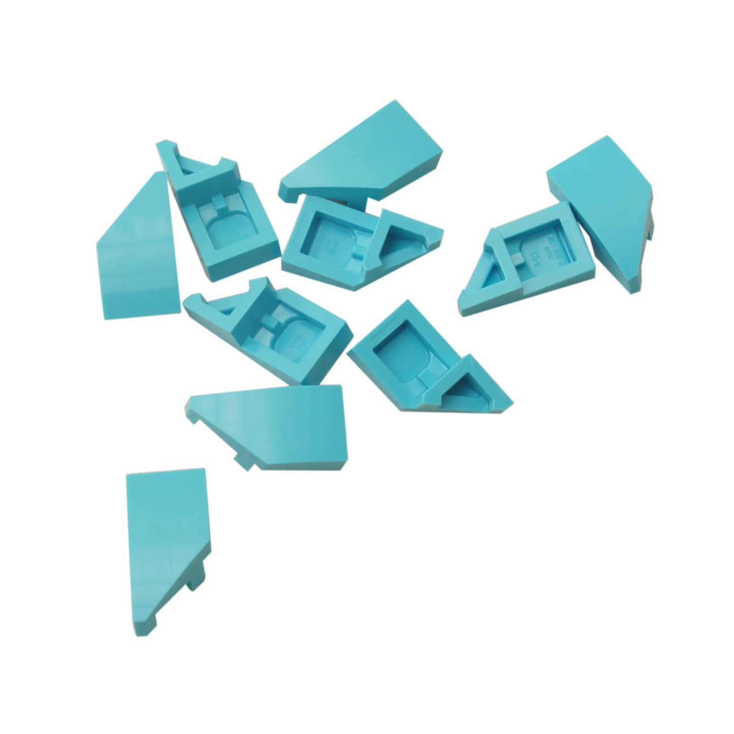 LEGO® Wedge 2 x 1 x 2/3 Sinistra (Parte 29120) in azzurro medio, comunemente usato per costruzioni angolari e dettagli lisci
