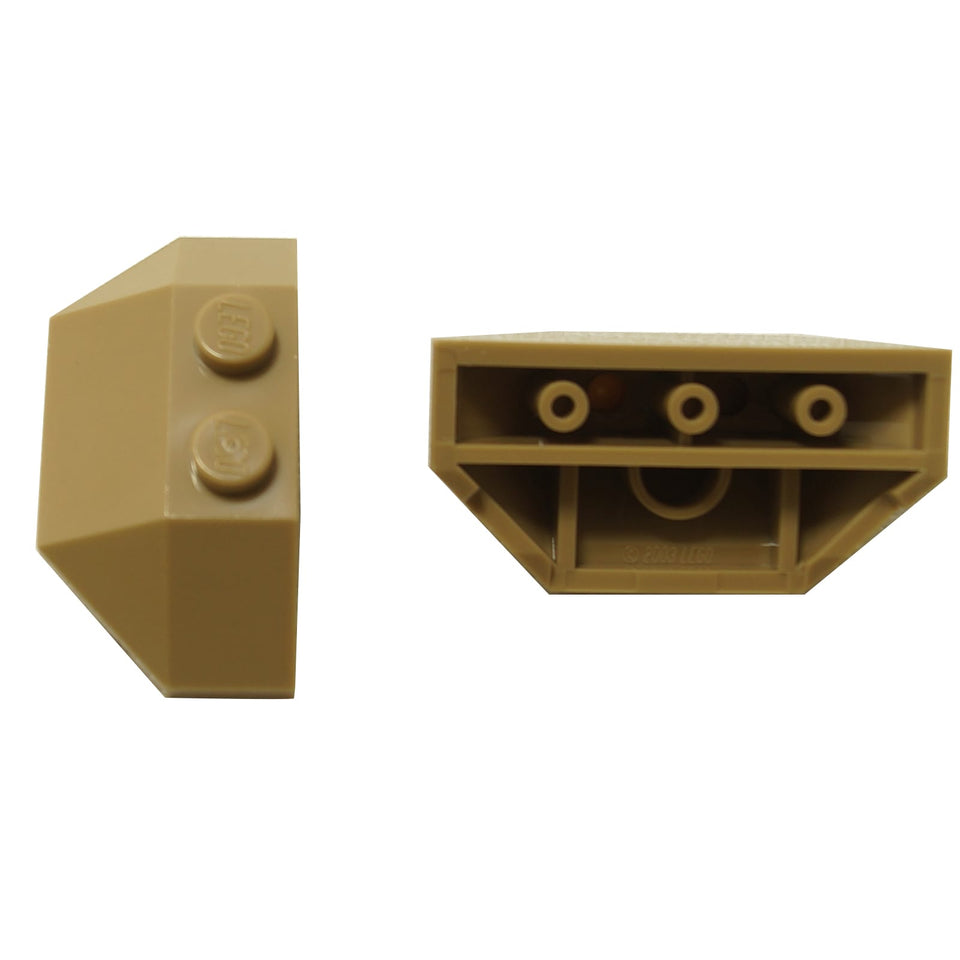 LEGO® élément de plaque en coin 2 x 4 à triple angle, forme inclinée compacte pour le détail des véhicules et des structures, couleur brun foncé
